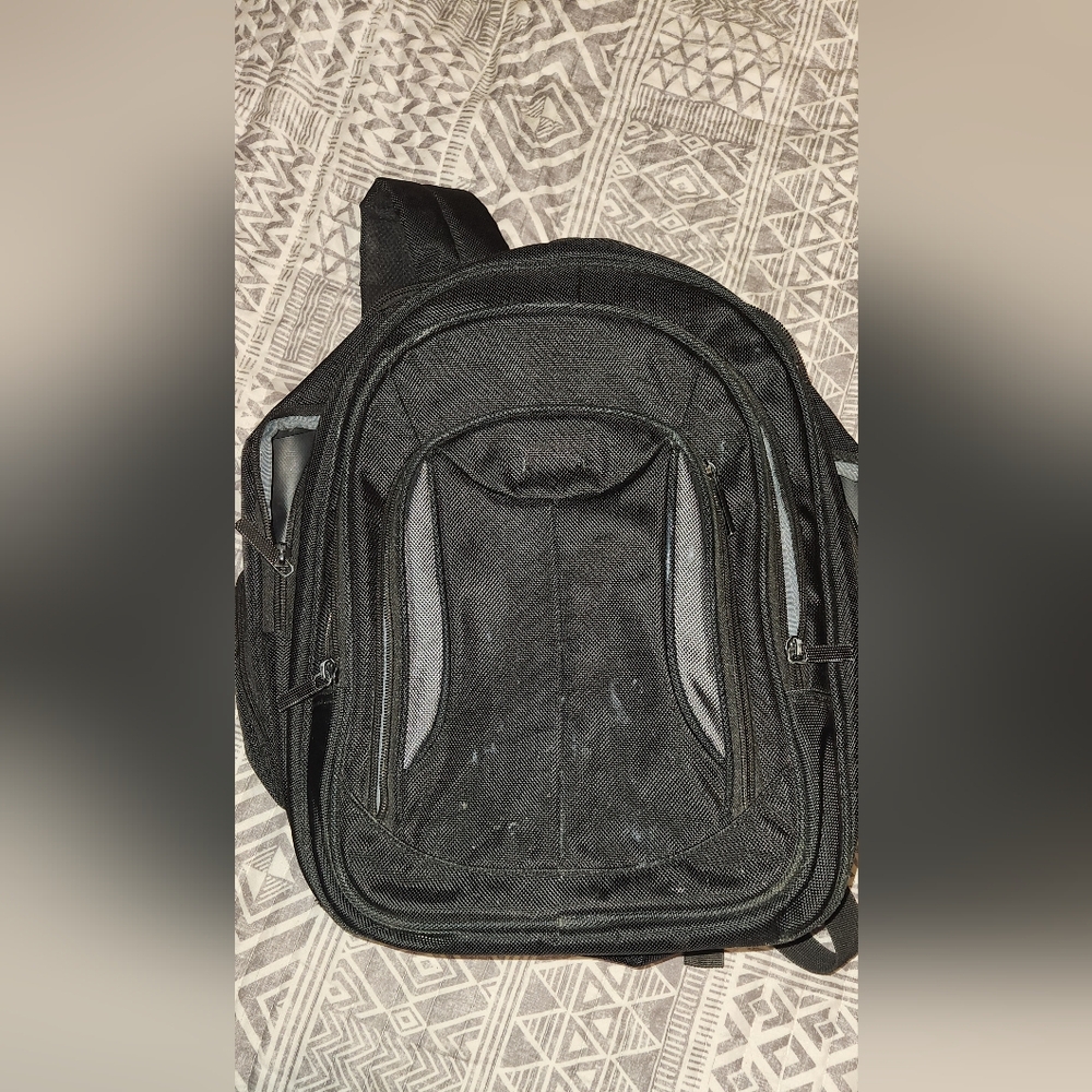 Perry Ellis Black Backpack - Picture 10 of 10